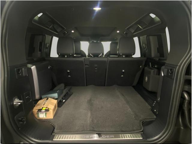 2025 Defender Vehicle Photo in Appleton, WI 54913