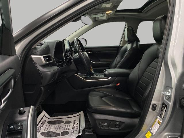 2022 Toyota Highlander Vehicle Photo in Appleton, WI 54913