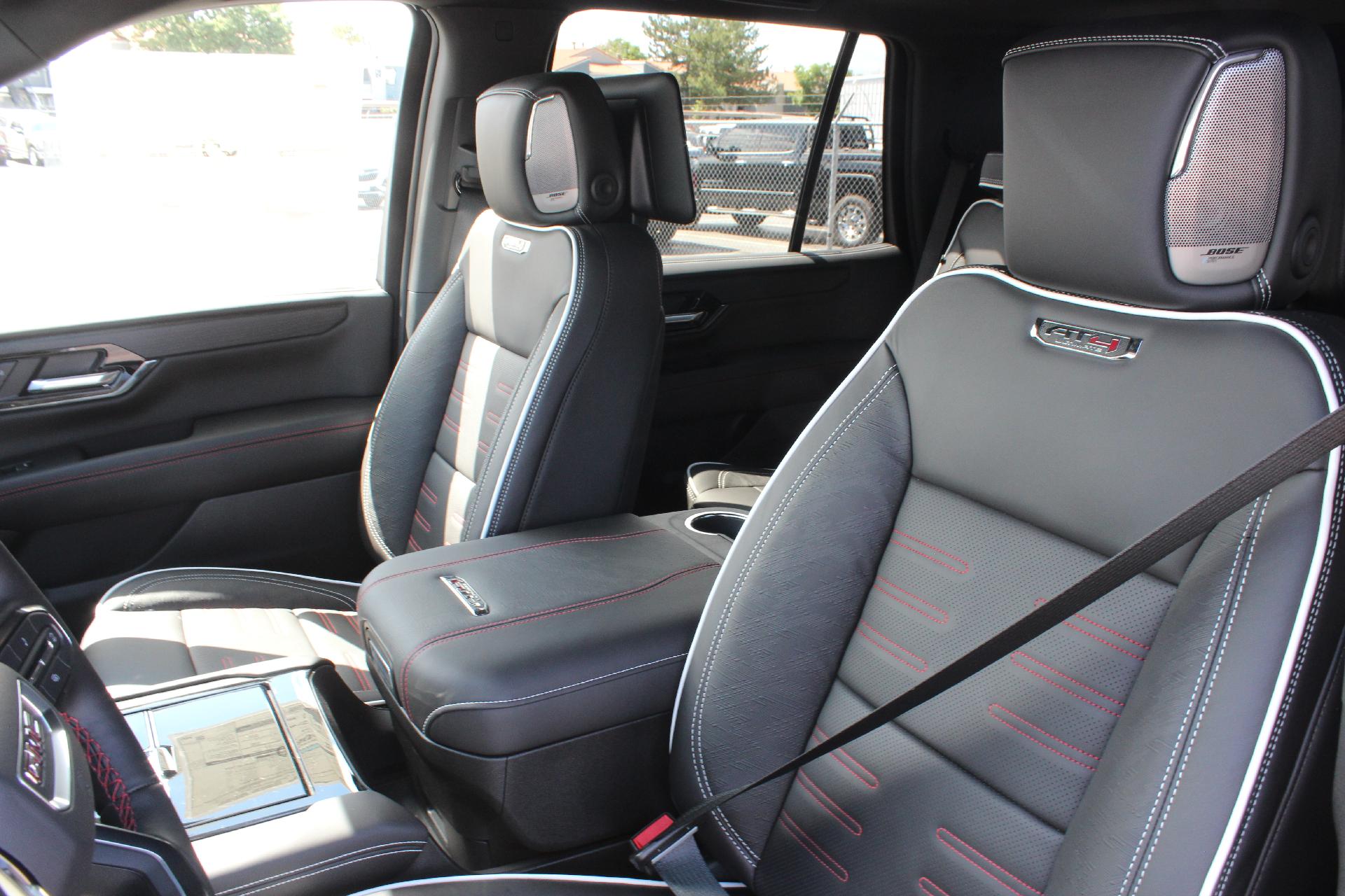 2025 GMC Yukon Vehicle Photo in AURORA, CO 80012-4011