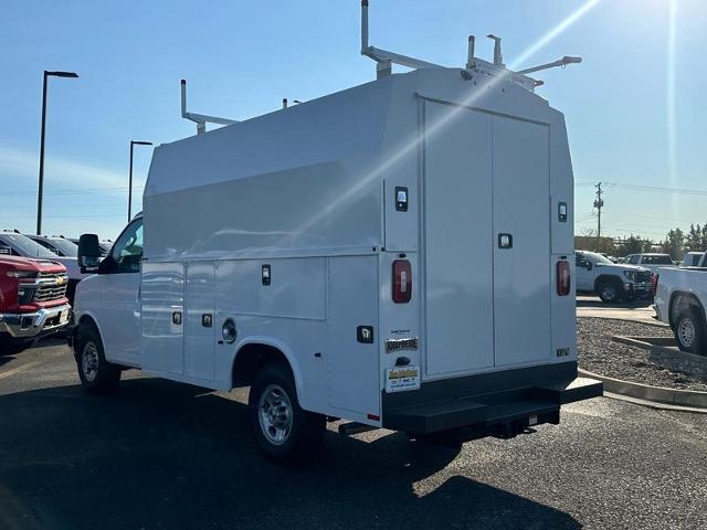 2024 Chevrolet Express Cutaway 3500 Vehicle Photo in COLUMBIA, MO 65203-3903