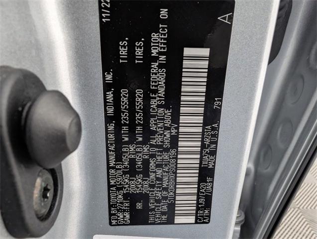 2023 Toyota Highlander Vehicle Photo in ENGLEWOOD, CO 80113-6708