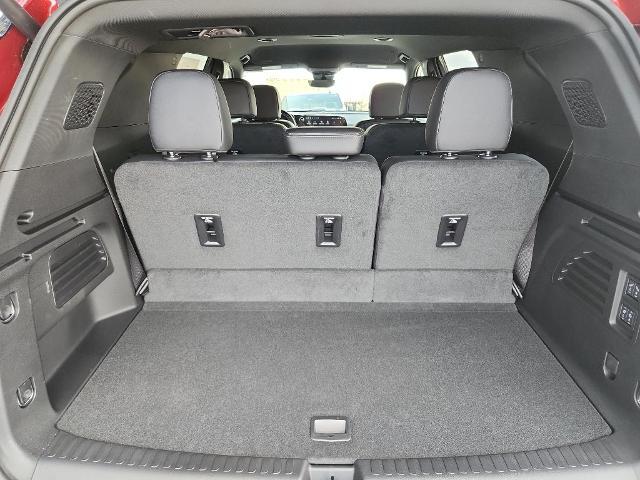 2025 Chevrolet Traverse Vehicle Photo in HAYS, KS 67601-1994