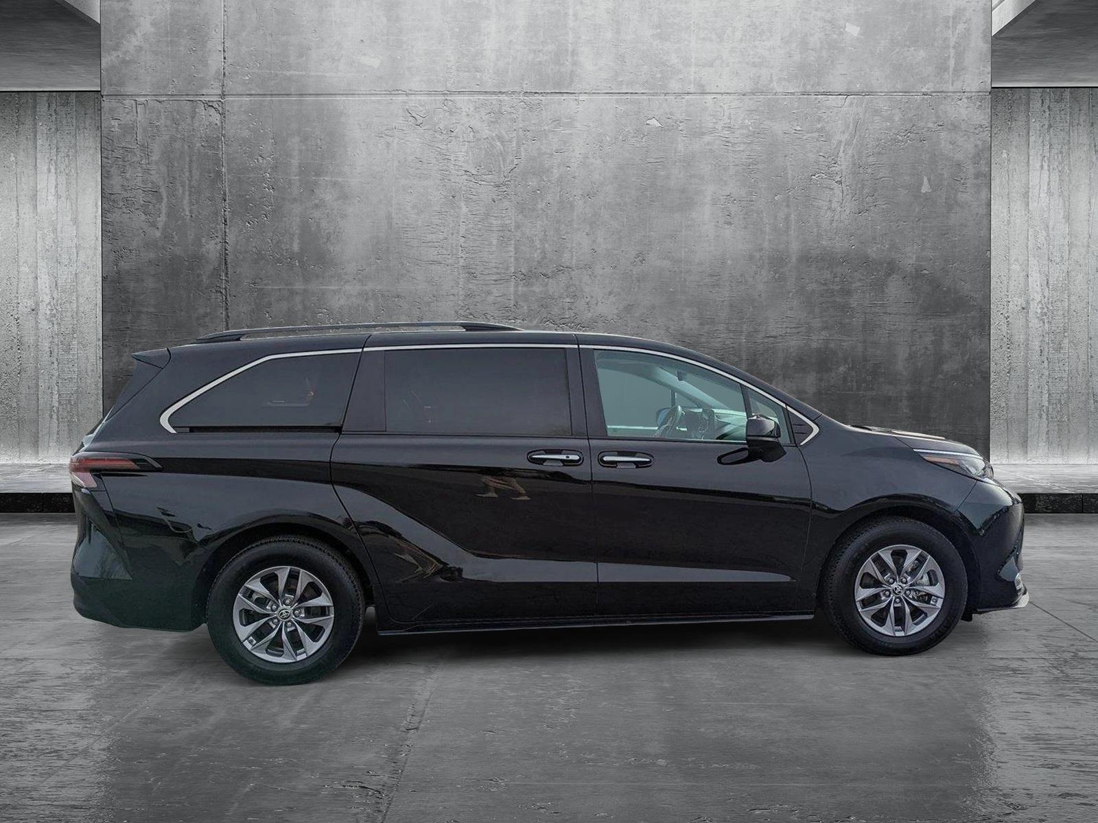 2023 Toyota Sienna Vehicle Photo in Spokane Valley, WA 99212