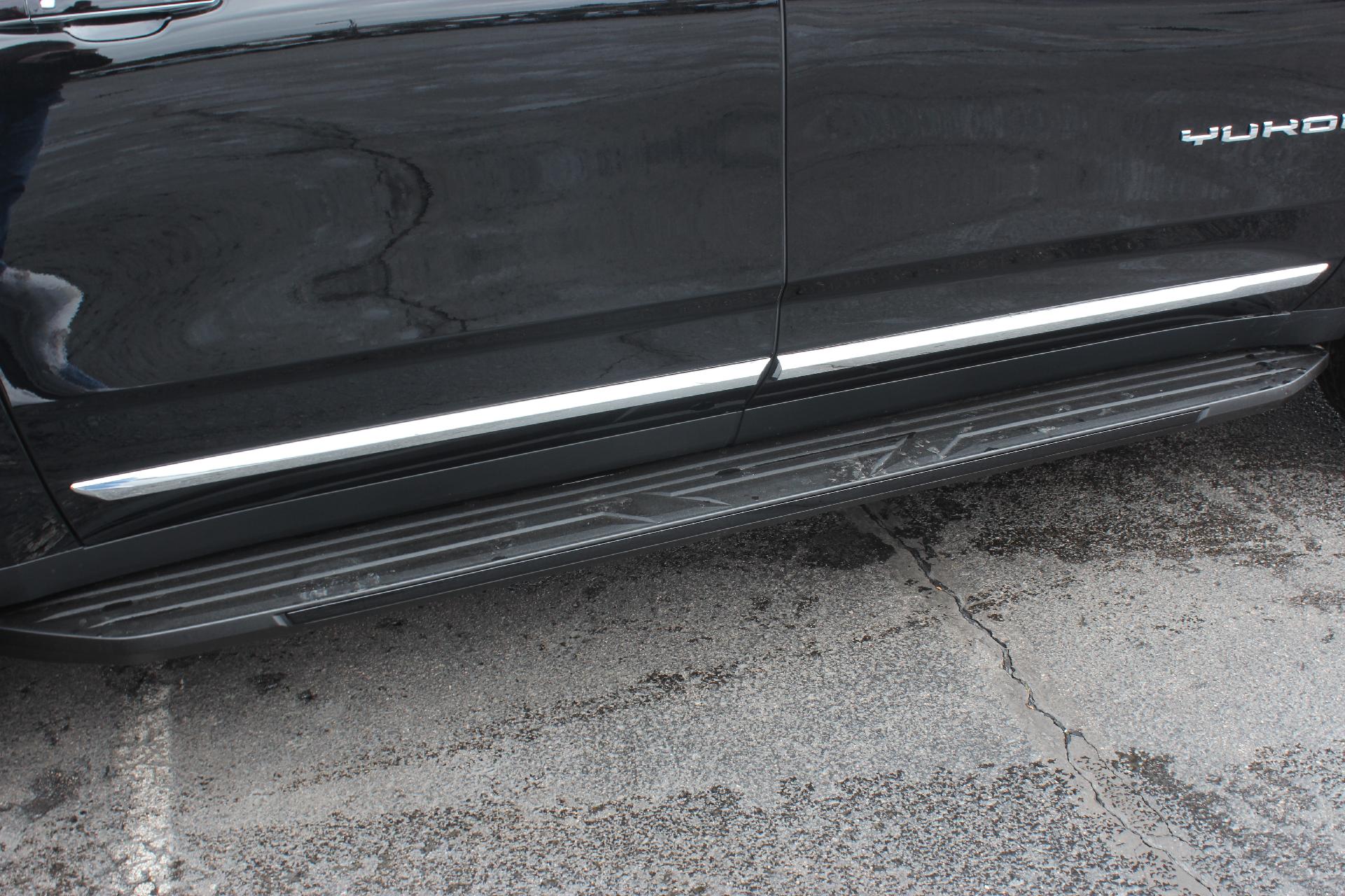 2025 GMC Yukon XL Vehicle Photo in AURORA, CO 80012-4011