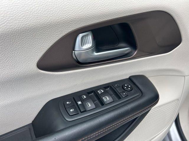 2018 Chrysler Pacifica Vehicle Photo in MEDINA, OH 44256-9631