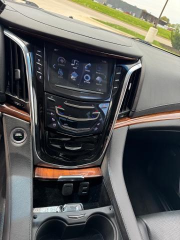 2017 Cadillac Escalade Vehicle Photo in Peoria, IL 61615