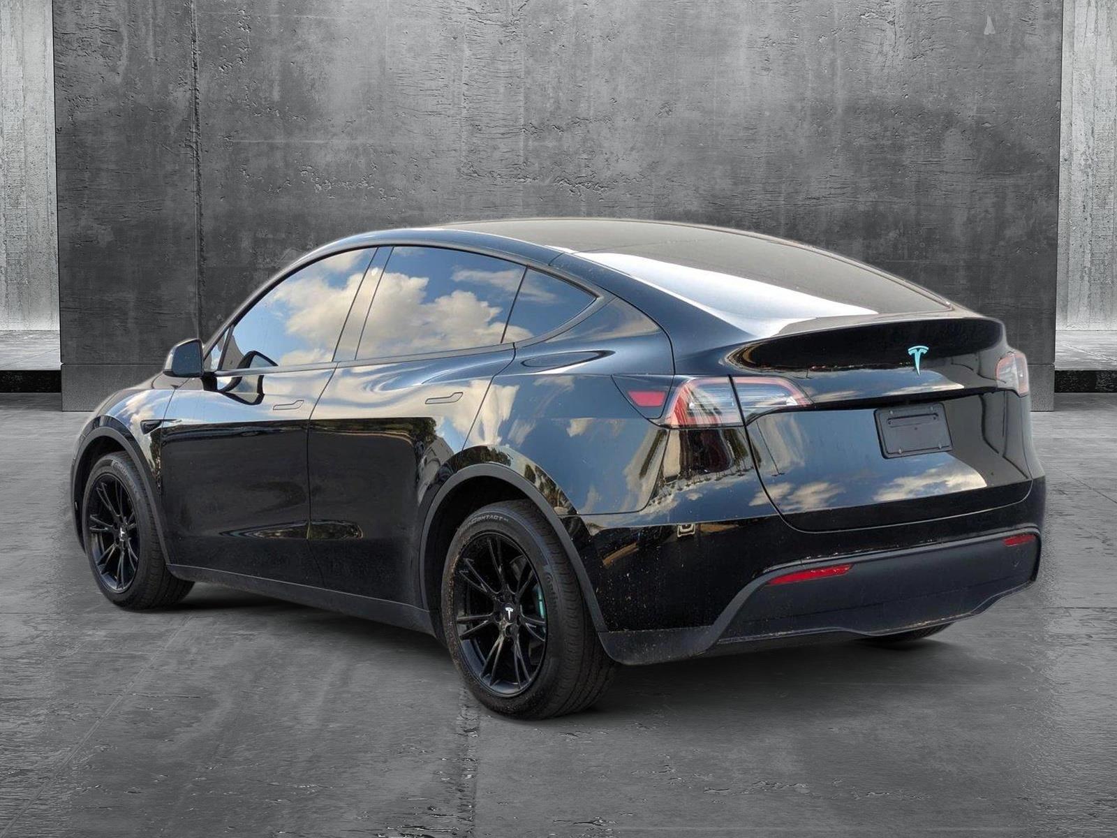 2023 Tesla Model Y Vehicle Photo in WEST PALM BEACH, FL 33407-3296