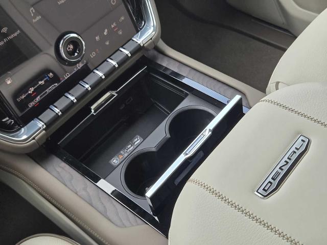 2025 GMC Yukon XL Vehicle Photo in DALLAS, TX 75209-3016