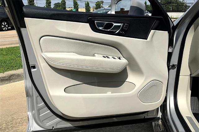 2022 Volvo XC60 Vehicle Photo in Houston, TX 77007