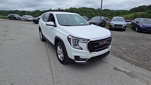 2024 GMC Terrain Vehicle Photo in Pleasant Hills, PA 15236