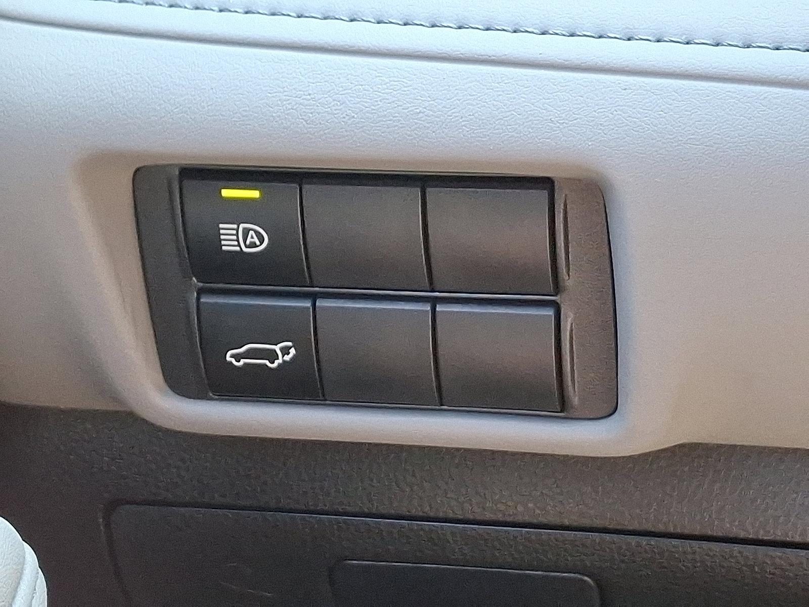 2023 Toyota Highlander Vehicle Photo in Trevose, PA 19053