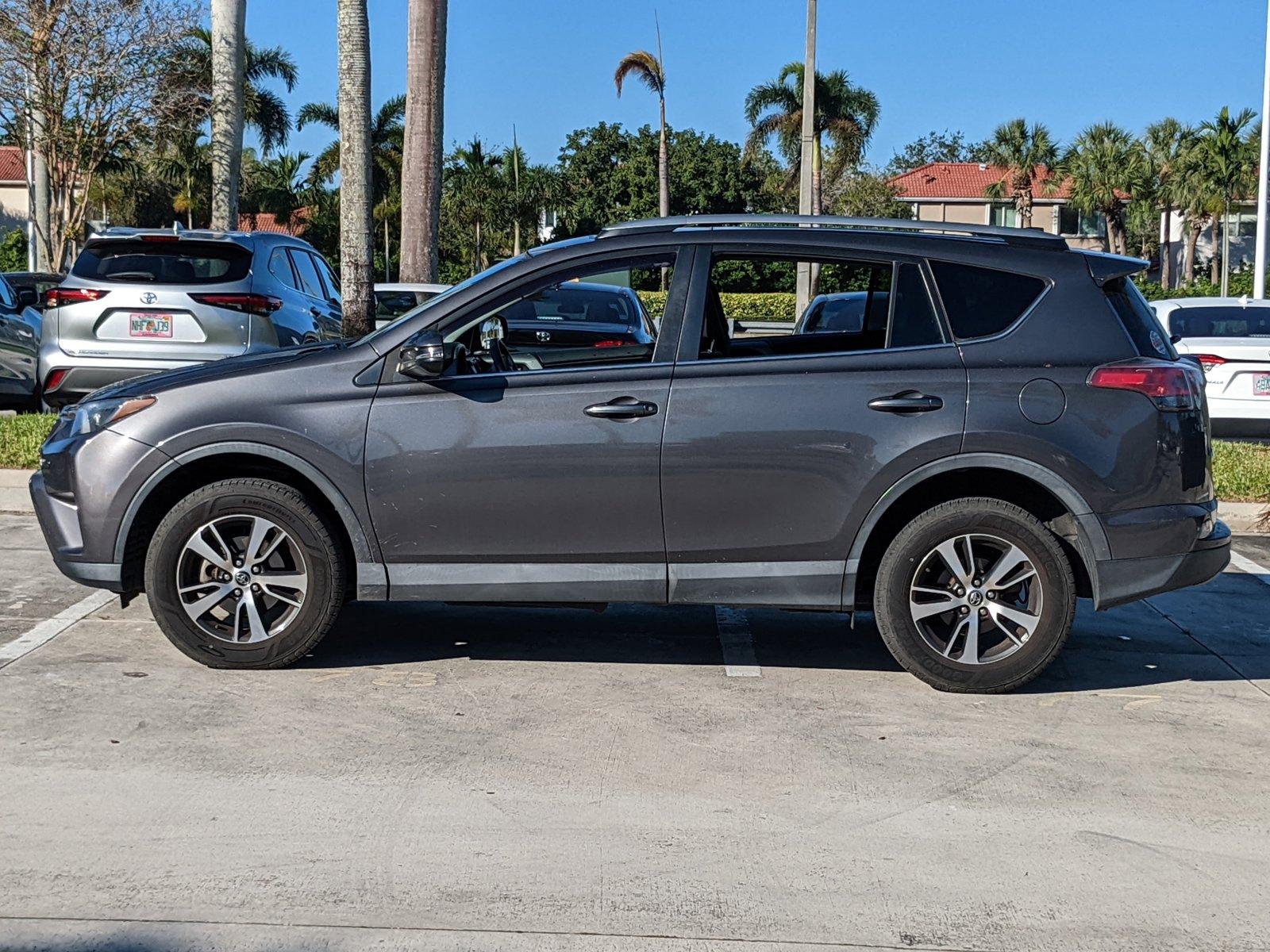 2018 Toyota RAV4 Vehicle Photo in Davie, FL 33331