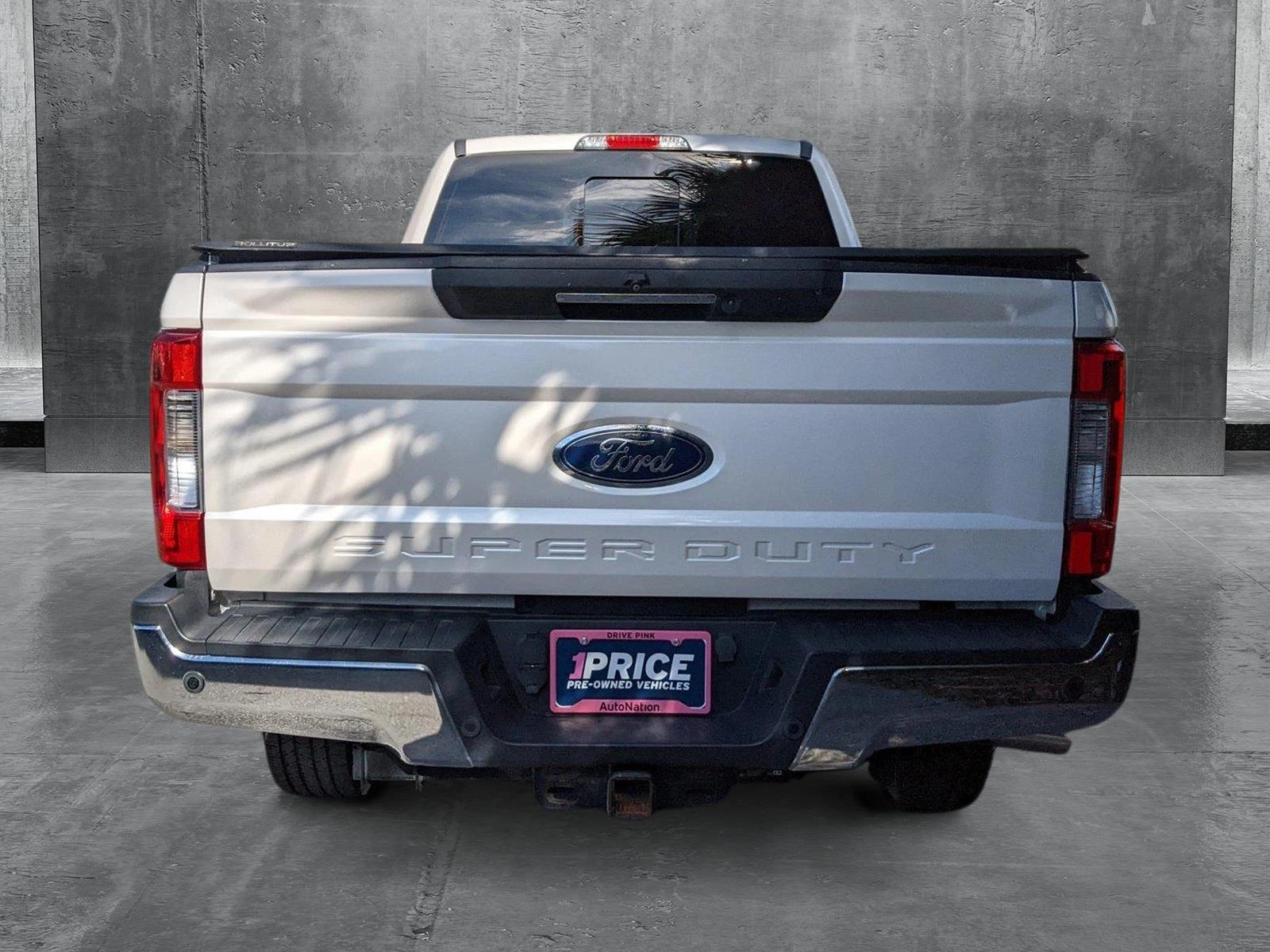 2017 Ford Super Duty F-250 SRW Vehicle Photo in Jacksonville, FL 32256