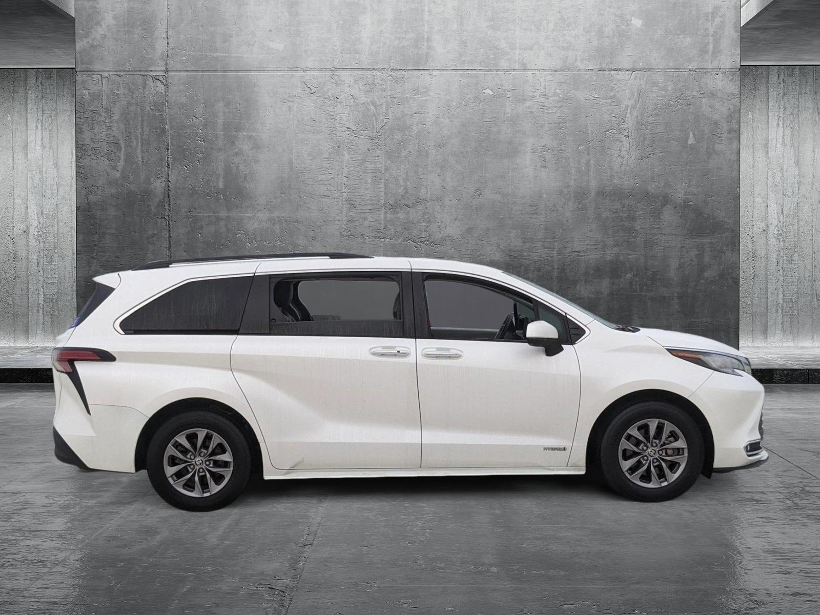 2021 Toyota Sienna Vehicle Photo in Davie, FL 33331