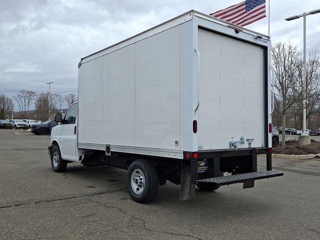 2025 GMC Savana Cutaway 3500 Vehicle Photo in DANBURY, CT 06810-5034