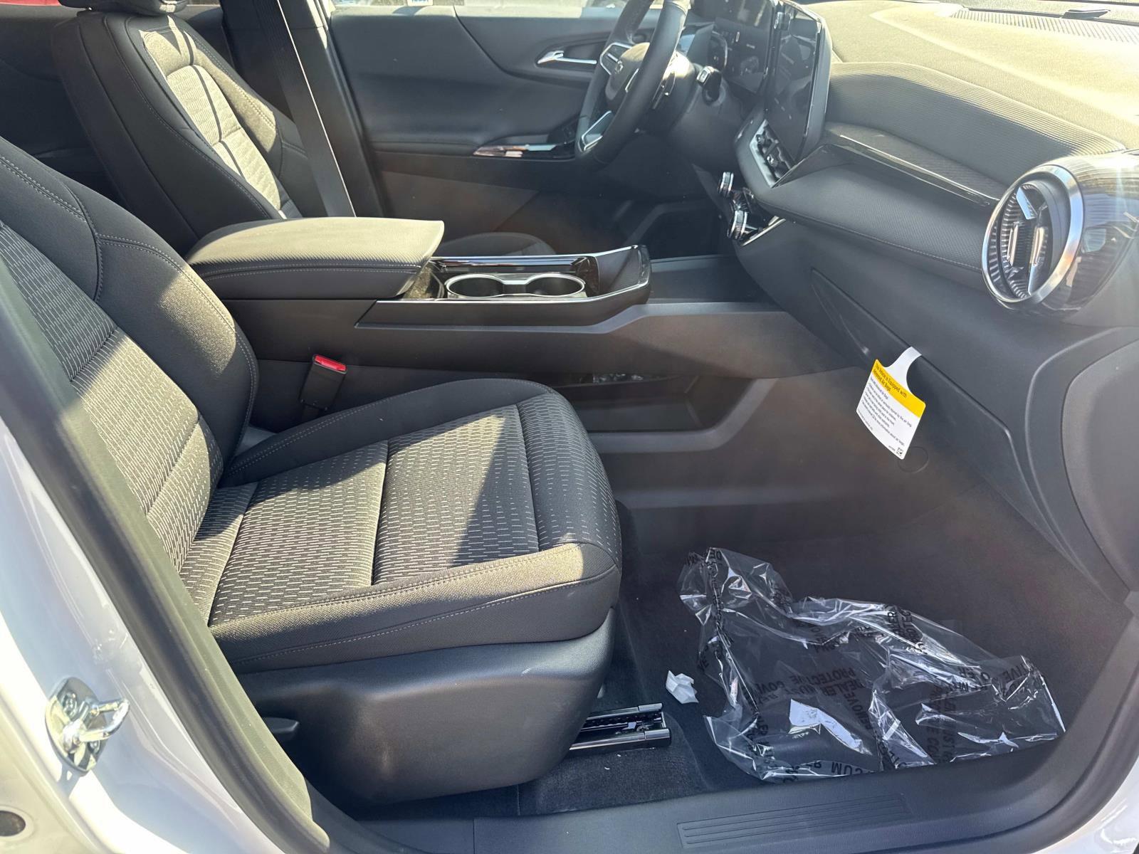 2025 Chevrolet Equinox Vehicle Photo in LOS ANGELES, CA 90007-3794