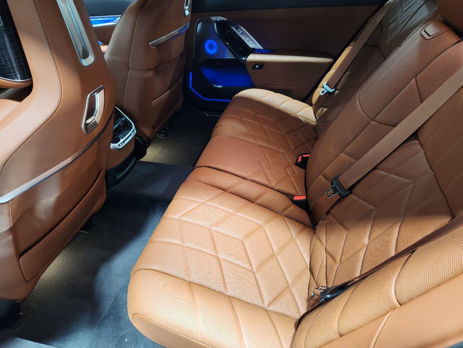 2025 BMW i7 Vehicle Photo in GRAPEVINE, TX 76051