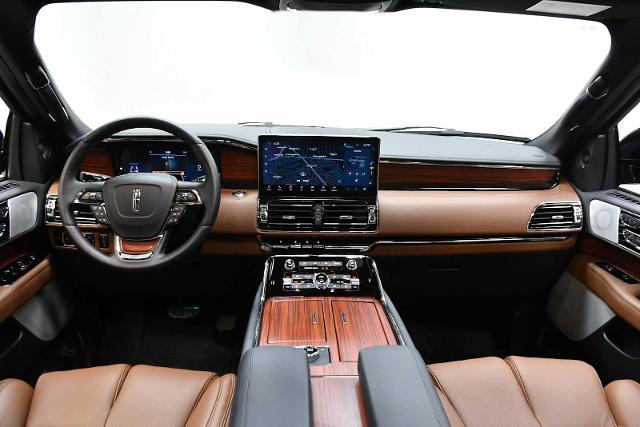 2024 Lincoln Navigator Vehicle Photo in DALLAS, TX 75235