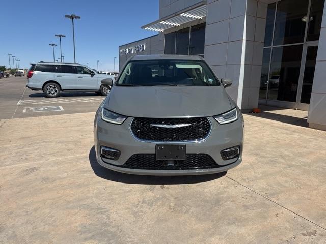 2023 Chrysler Pacifica Vehicle Photo in Winslow, AZ 86047-2439