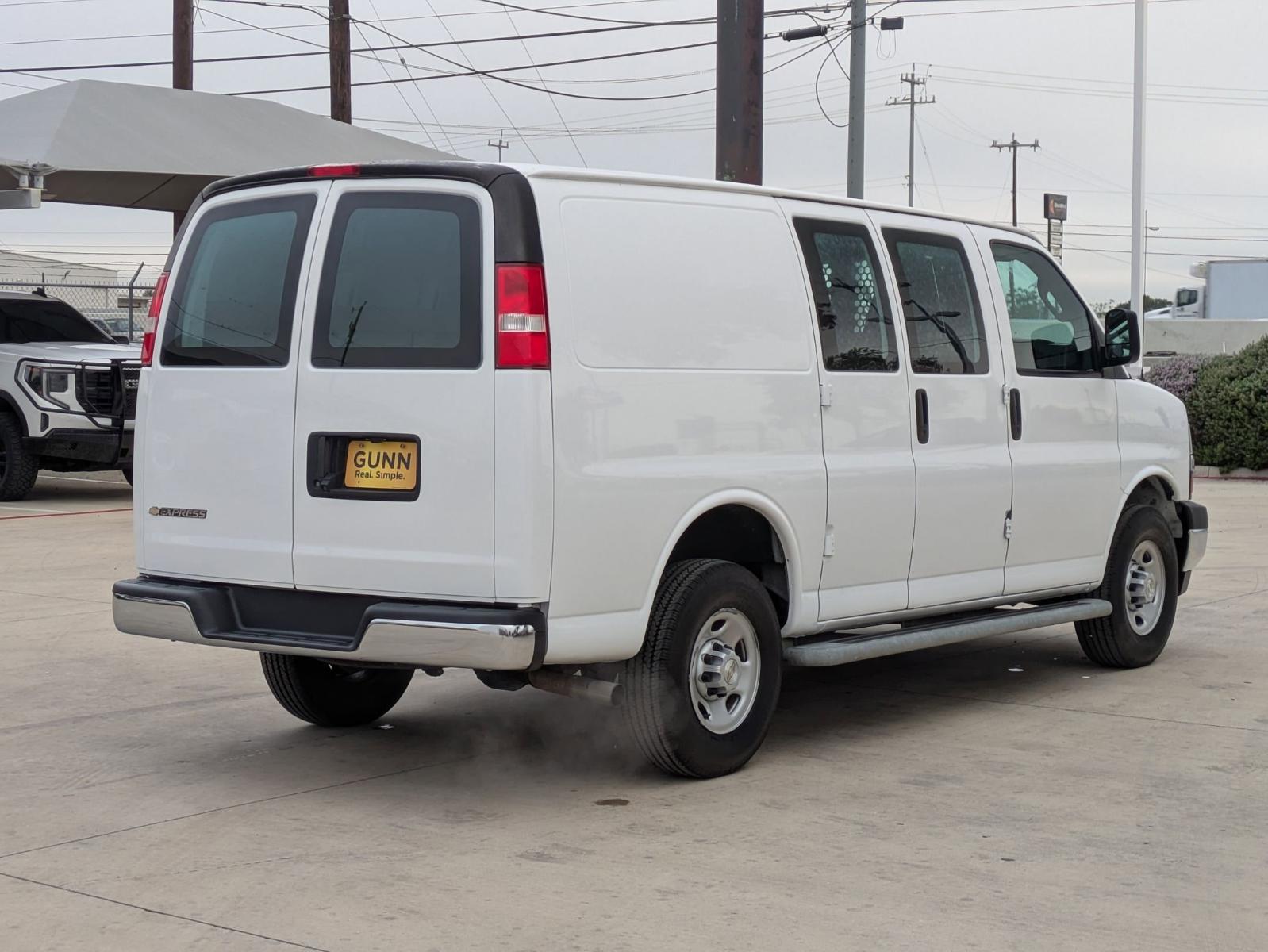 2023 Chevrolet Express Cargo 2500 Vehicle Photo in SELMA, TX 78154-1460