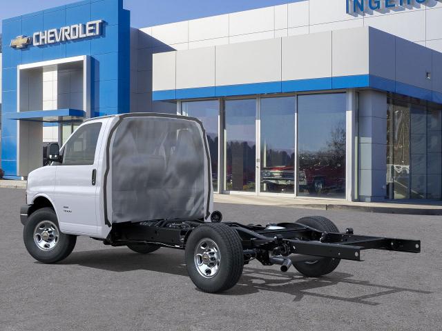 2025 Chevrolet Express Cutaway 3500 Vehicle Photo in DANBURY, CT 06810-5034