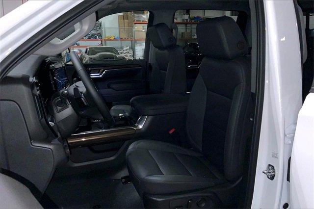 2025 Chevrolet Silverado 1500 Vehicle Photo in KANSAS CITY, MO 64114-4502