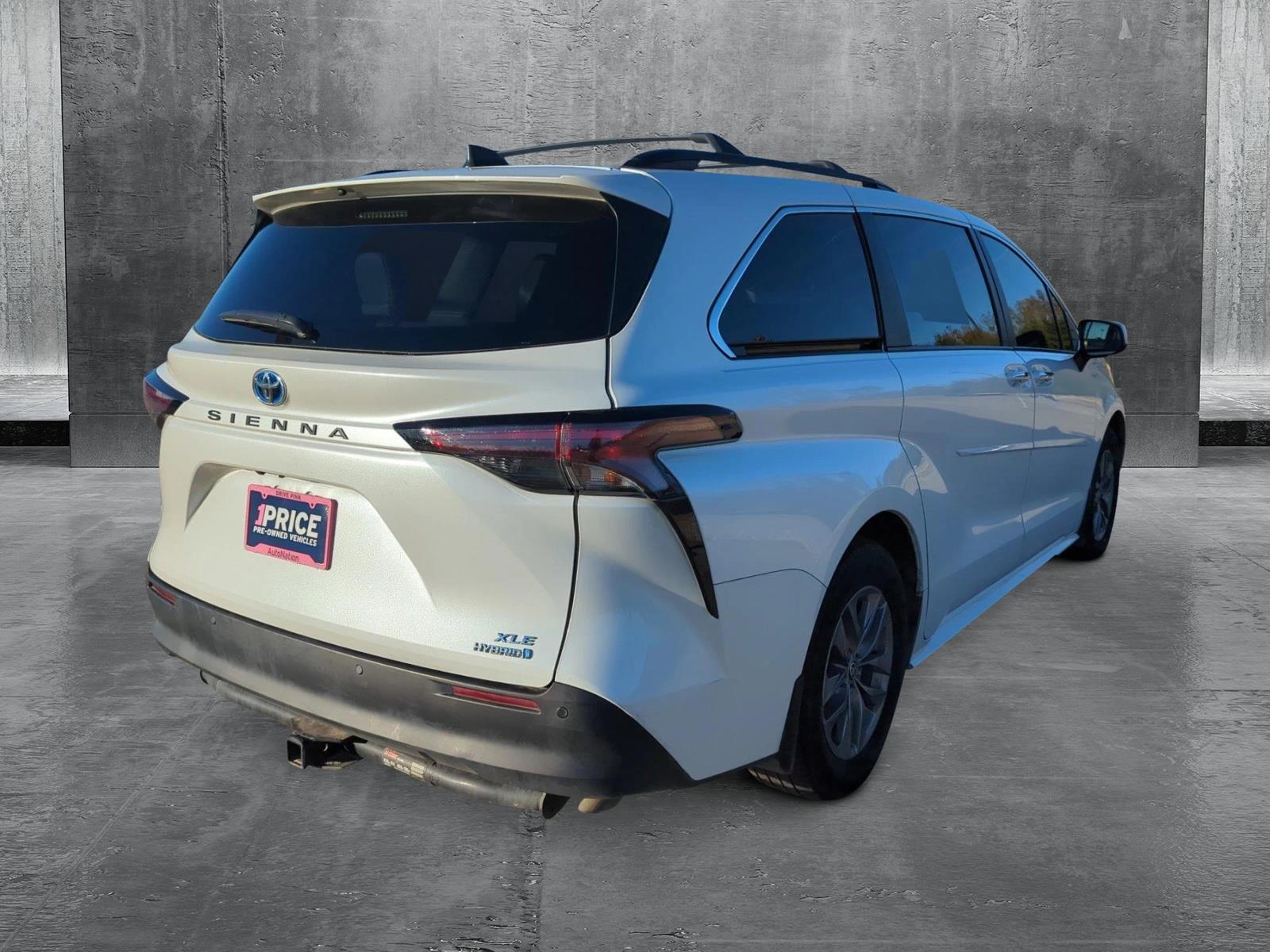 2023 Toyota Sienna Vehicle Photo in Memphis, TN 38125