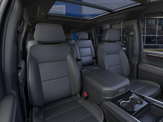 2025 Chevrolet Suburban Vehicle Photo in HOUSTON, TX 77054-4802