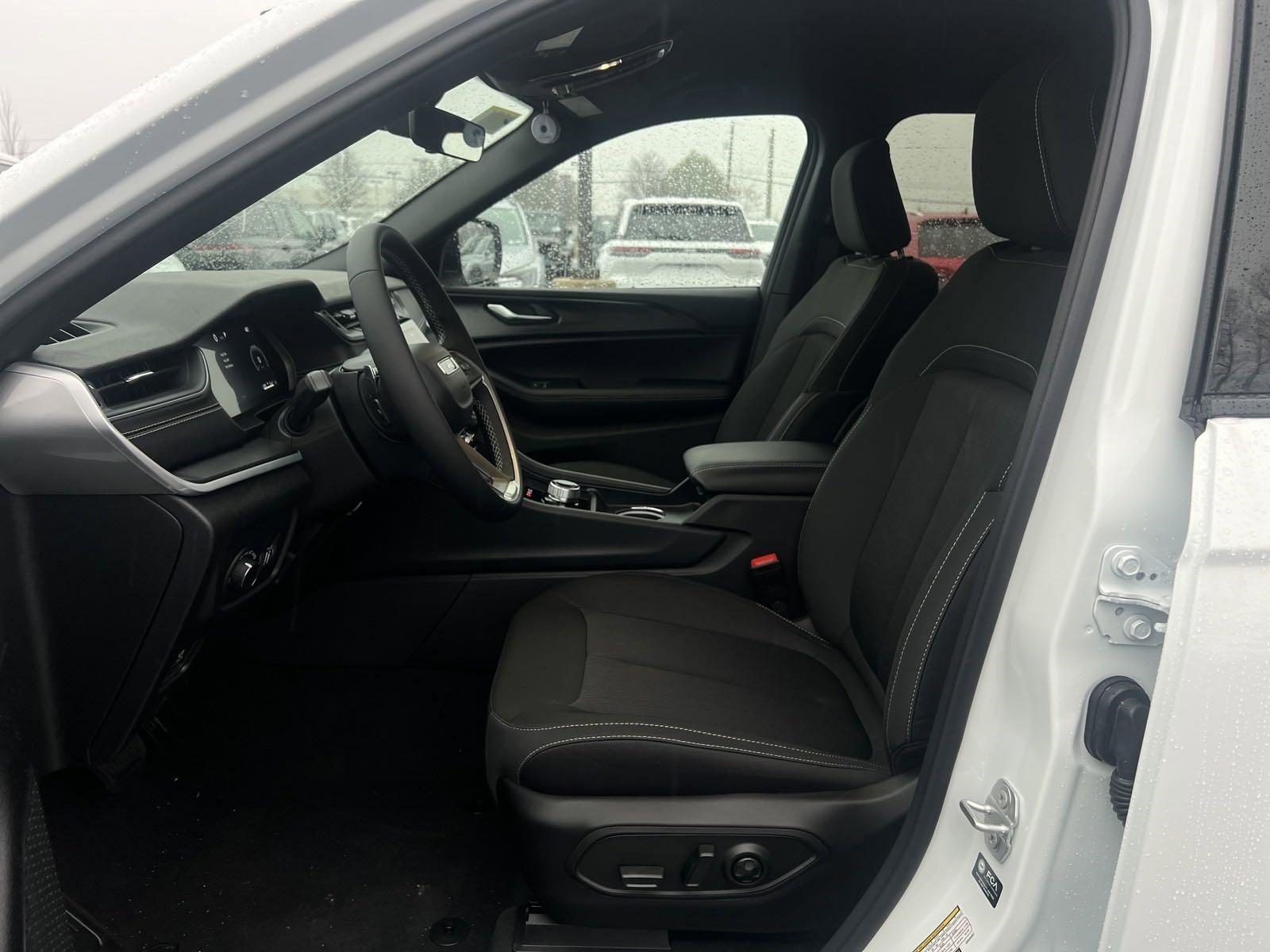 2025 Jeep Grand Cherokee L Vehicle Photo in Mechanicsburg, PA 17050-1707