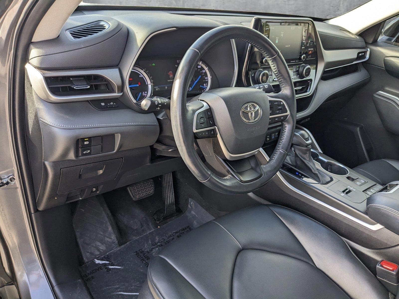 2022 Toyota Highlander Vehicle Photo in Davie, FL 33331