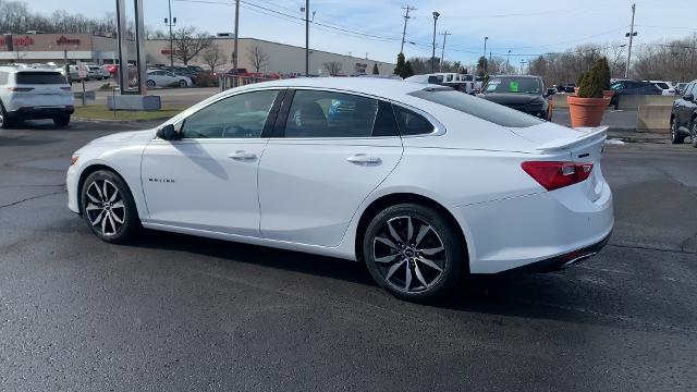 2022 Chevrolet Malibu Vehicle Photo in MOON TOWNSHIP, PA 15108-2571