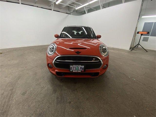 2020 MINI Cooper S Hardtop 4 Door Vehicle Photo in PORTLAND, OR 97225-3518