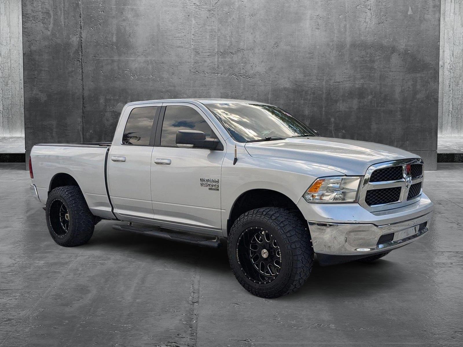 2019 Ram 1500 Classic Vehicle Photo in PEMBROKE PINES, FL 33024-6534