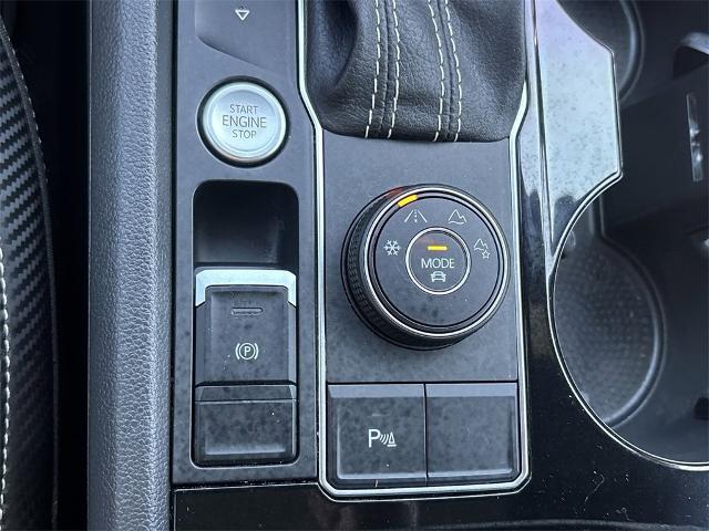 2021 Volkswagen Atlas Cross Sport Vehicle Photo in ALBERTVILLE, AL 35950-0246