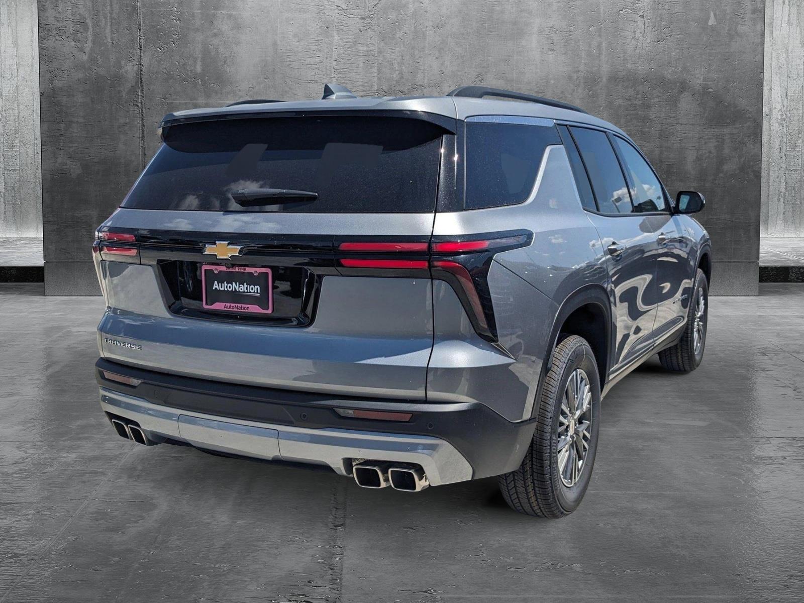 2025 Chevrolet Traverse Vehicle Photo in MIAMI, FL 33172-3015