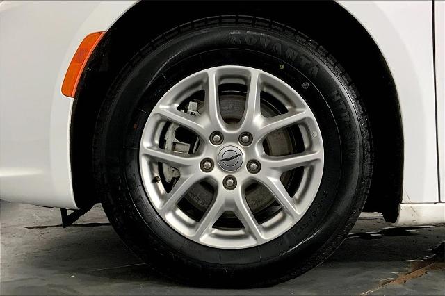 2023 Chrysler Pacifica Vehicle Photo in Kansas City, MO 64114