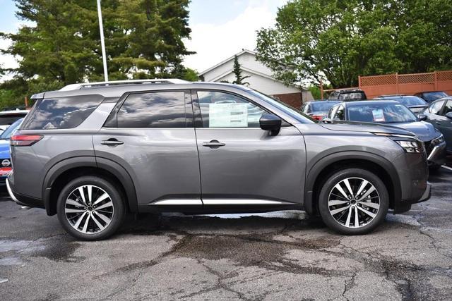 2025 Nissan Pathfinder Vehicle Photo in Ballwin, MO 63011