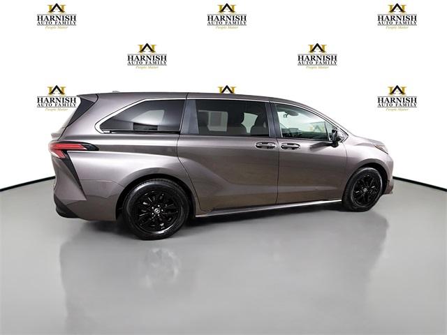 2022 Toyota Sienna Vehicle Photo in Everett, WA 98204