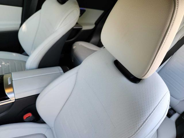 2025 Mercedes-Benz GLC Vehicle Photo in HOUSTON, TX 77079