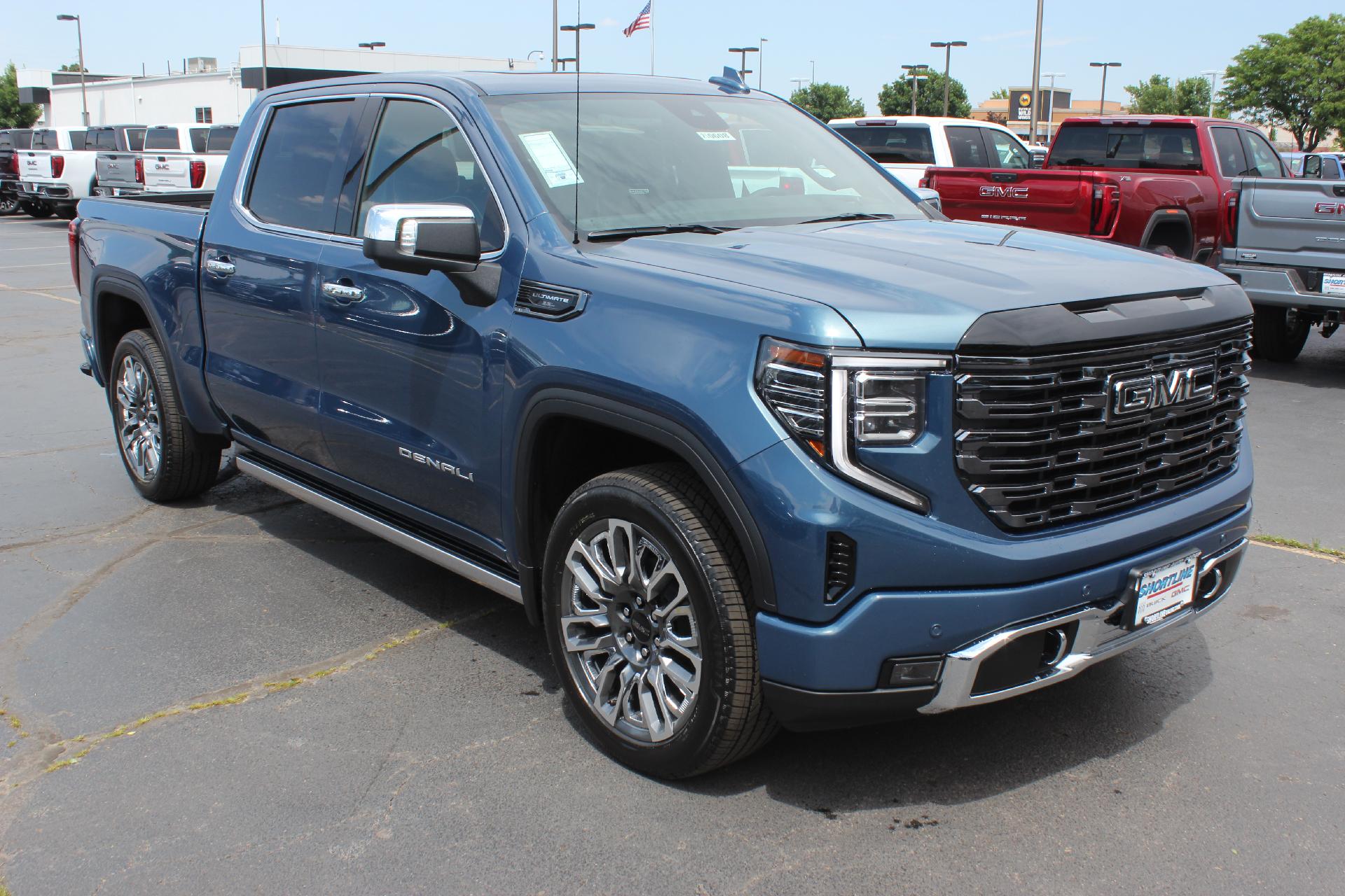 2025 GMC Sierra 1500 Vehicle Photo in AURORA, CO 80012-4011