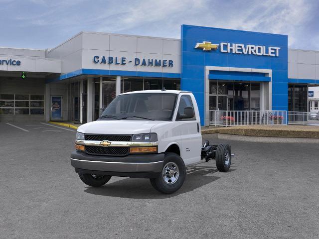 2025 Chevrolet Express Cutaway 3500 Vehicle Photo in INDEPENDENCE, MO 64055-1314