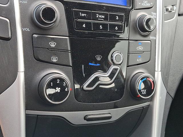 2013 Hyundai SONATA Vehicle Photo in Philadelphia, PA 19116