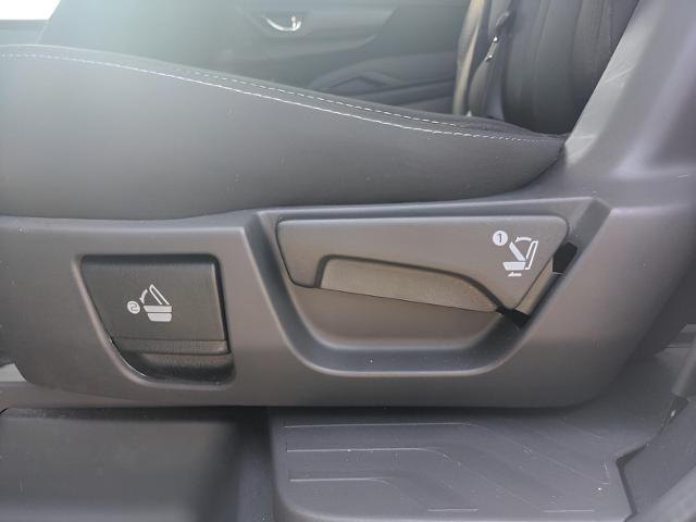 2024 Subaru Ascent Vehicle Photo in Green Bay, WI 54304