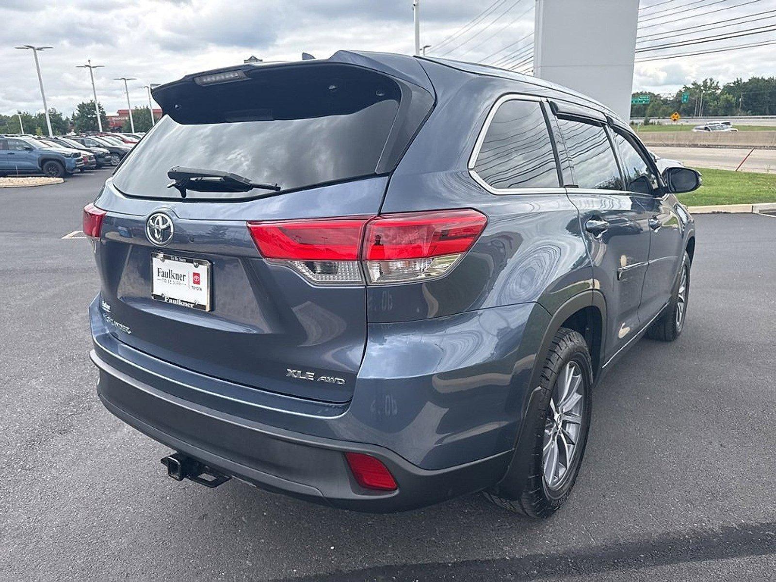 2018 Toyota Highlander Vehicle Photo in Harrisburg, PA 17111