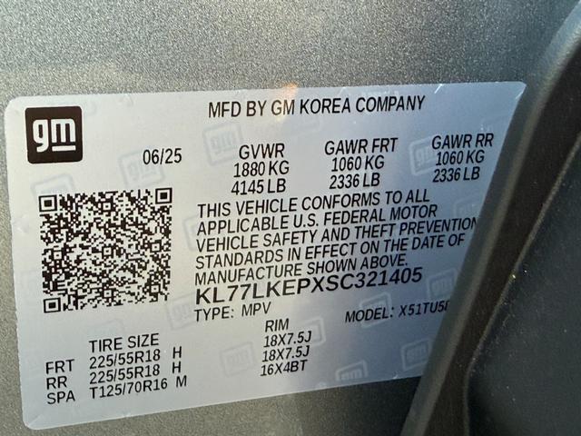 2025 Chevrolet Trax Vehicle Photo in COLUMBIA, MO 65203-3903