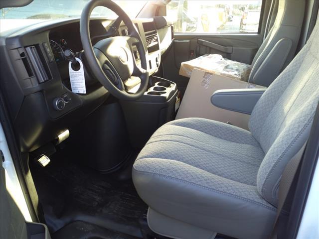 2024 GMC Savana Cutaway 3500 Vehicle Photo in LYNDHURST, NJ 07071-2008