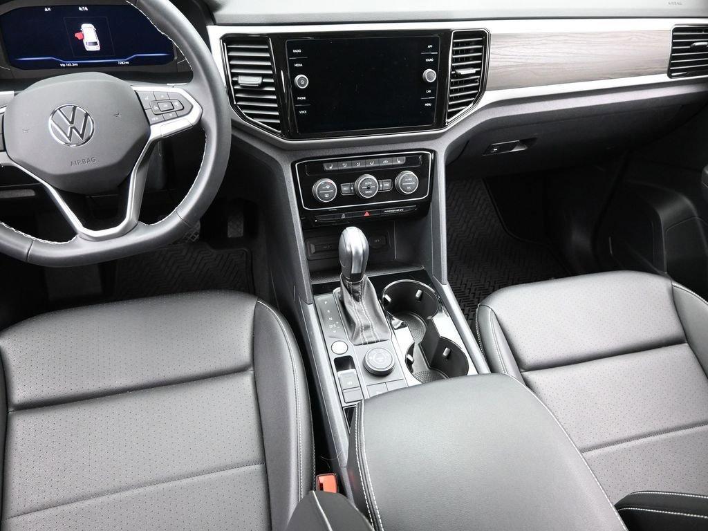 2023 Volkswagen Atlas Vehicle Photo in Marion, IA 52302