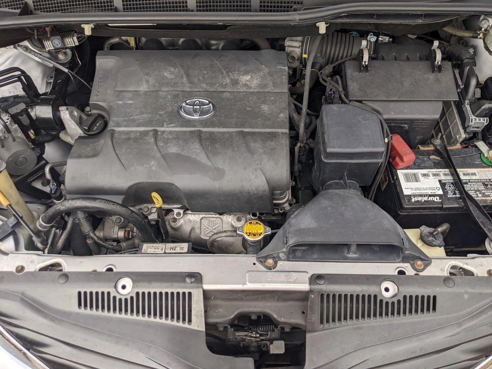 2013 Toyota Sienna Vehicle Photo in PEMBROKE PINES, FL 33024-6534