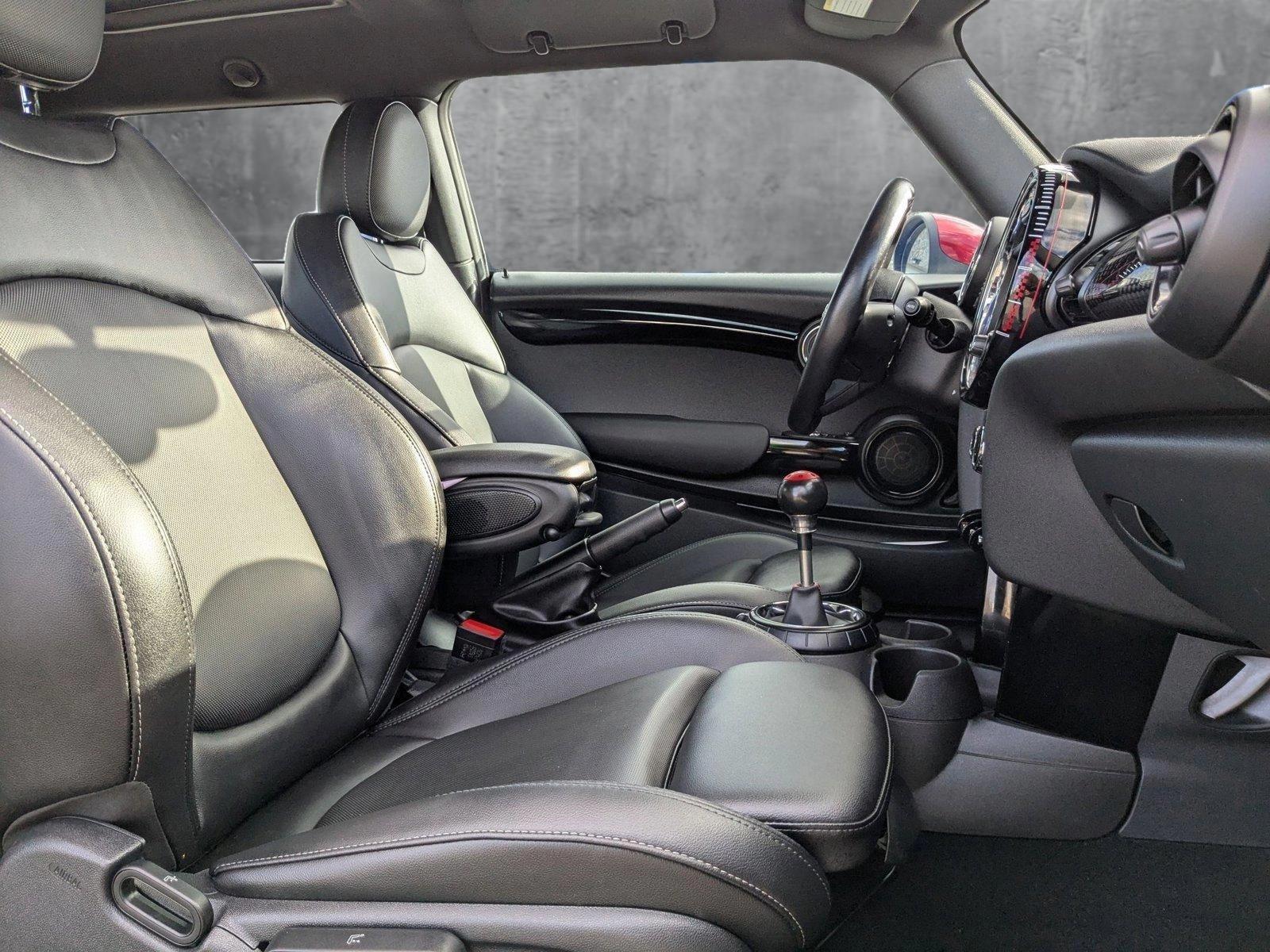 2017 MINI John Cooper Works Hardtop Vehicle Photo in Spokane Valley, WA 99206