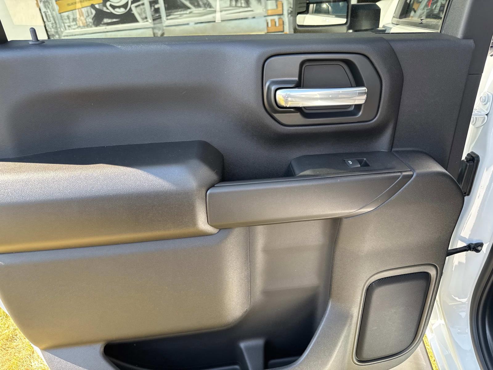 2025 Chevrolet Silverado 2500 HD Vehicle Photo in LOS ANGELES, CA 90007-3794